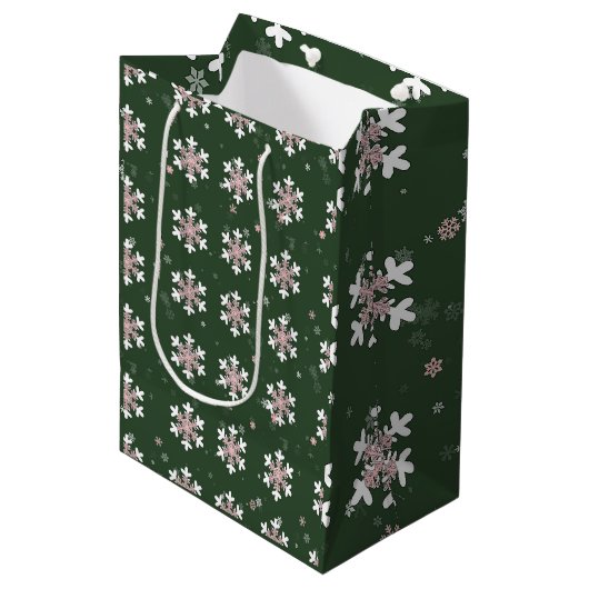 Roze Witte Sneeuwvlokken Groen Medium Cadeauzakje (Voorkant Gekanteld)