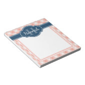 Roze witte speldenpatroon Blauw monogram Notitieblok (Schuin)