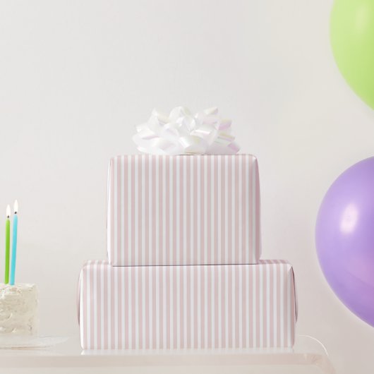 Roze Witte Strepen Verjaardag Cadeaupapier (Feestgeschenken)
