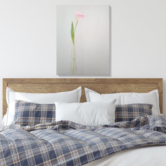 Roze witte Tulp in Vase Canvas Afdruk (Insitu (Slaapkamer))
