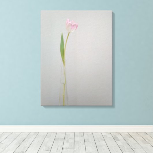 Roze witte Tulp in Vase Canvas Afdruk (Insitu (Houten vloer))