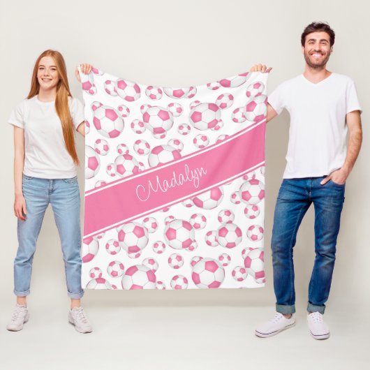 roze witte voetballen voor meisjes fleece deken (In situ)
