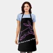 Roze wreedheid-vrij in Leaps & Bounds Hare Schort (Gedragen)