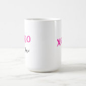 Roze Xoxo-penseelstreek personaliseer de naam Koffiemok (Center)