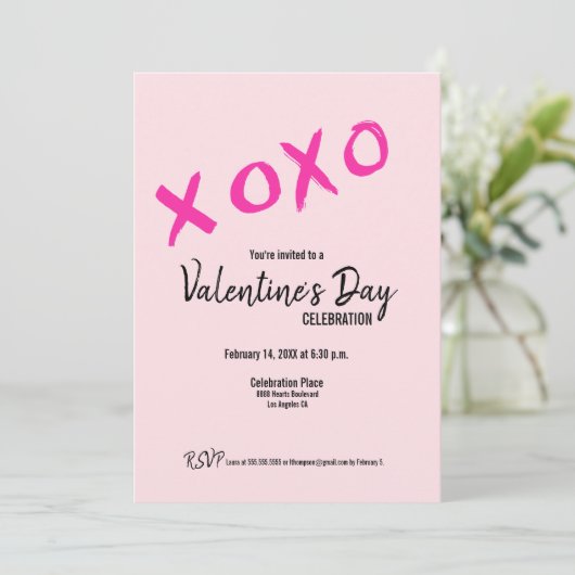 Roze Xoxo-Valentijnsdag bewerkbaar (Staand voorkant)