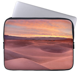 Roze zandduinen, Death Valley, CA Laptop Sleeve