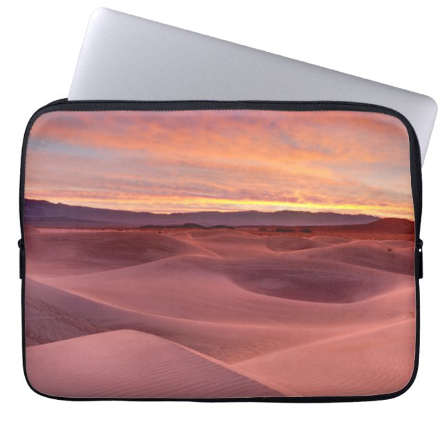 Roze zandduinen, Death Valley, CA Laptop Sleeve (Voorkant)
