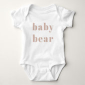 Roze zandsteen typografie meisje Roze babybeer  Romper (Voorkant)