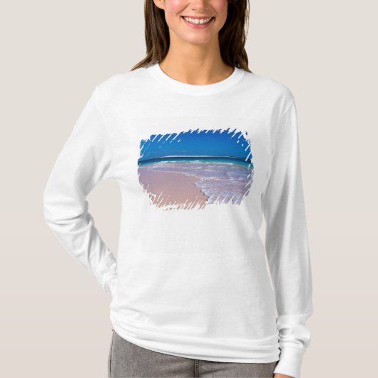 Roze zandstrand op Conch Bay, Cat Island T-shirt (Voorkant)