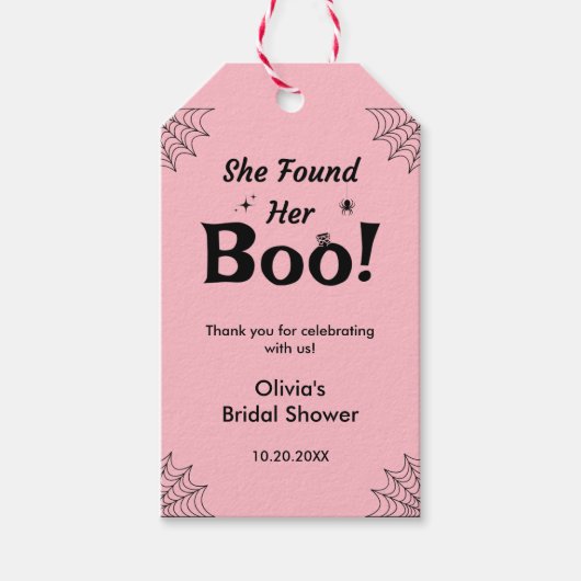 Roze Ze Heeft Haar Boo Halloween Bruidsmeisjesfees Cadeaulabel (Voorkant)