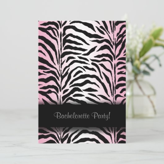 Roze Zebra Bachelorette Uitnodigingen (Staand voorkant)