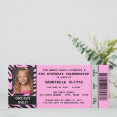 Roze Zebra Event Ticket Birthday Party Invitation Kaart (Staand voorkant)