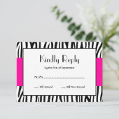 Roze Zebra Modern RSVP Kaartje (Staand voorkant)