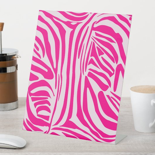 Roze zebra print reclamebord met voetstuk (Insitu)