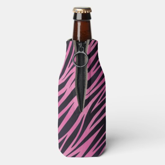 Roze Zebra Stripe Achtergrond Flesjeskoeler (Fles Achterkant)
