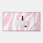Roze zebrastrepen en monogram bureaumat (Keyboard & Muis)