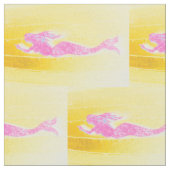 roze zeemeermin op geel stof (Close Up)