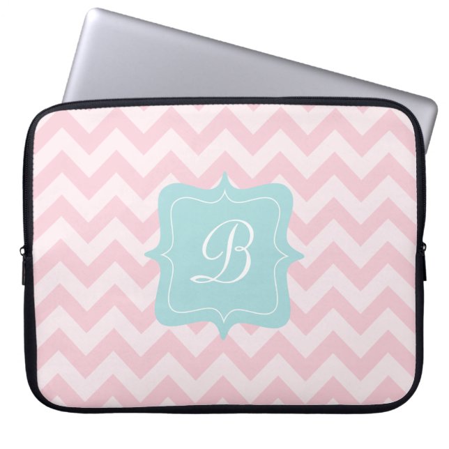Roze Zigzag Monogram Laptop Sleeve (Voorkant)