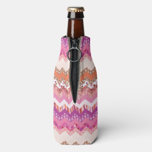 Roze zigzagachtergrond flesjeskoeler (Fles Achterkant)