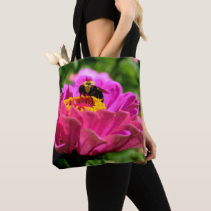 Roze zink met hommel, roze bloemen, schattige bije tote bag