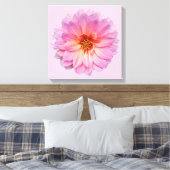 Roze Zinnia Bloei Bloem Canvas Afdruk (Insitu (Slaapkamer))