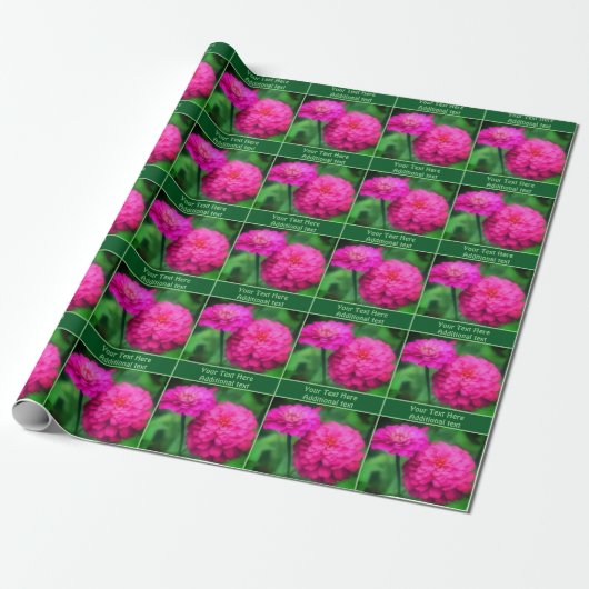 Roze Zinnia Bloemen gepersonaliseerd Cadeaupapier (Uitgerold)