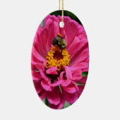 Roze Zinnia en Bumble bee Keramisch Ornament (Rechts)