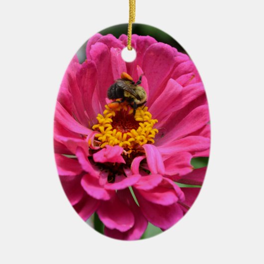 Roze Zinnia en Bumble bee Keramisch Ornament (Voorkant)