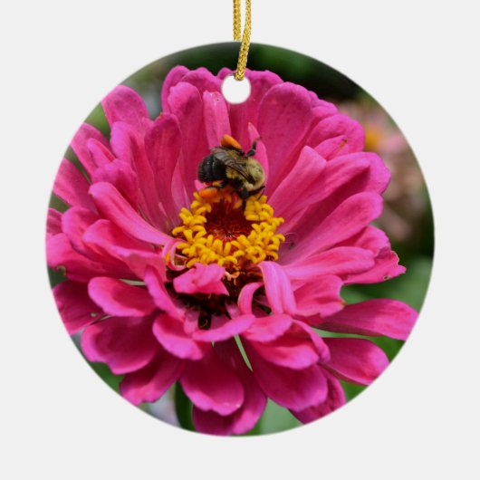 Roze Zinnia en Bumble bee Keramisch Ornament (Voorkant)