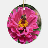 Roze Zinnia en Bumble bee Keramisch Ornament (Links)