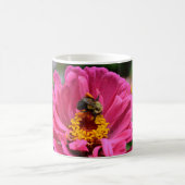 Roze Zinnia en Bumble bee Koffiemok (Center)