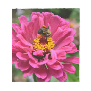 Roze Zinnia en Bumble bee Notitieblok