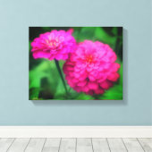 Roze Zinnia Flower Pair Canvas Afdruk (Insitu (Houten vloer))