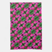 Roze Zinnia Flower Pair Sluiten Abstract Patroon Theedoek (Verticaal)