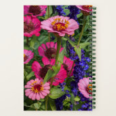 Roze Zinnias en Blauwe Salvia Floral Notitieboek (Achterkant)