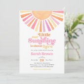 Roze Zonneschijn Baby Shower Uitnodiging (Staand voorkant)