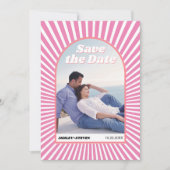 Roze zonnestralen retro groovy 70s geïnspireerd hu save the date (Voorkant)