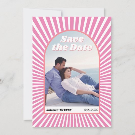 Roze zonnestralen retro groovy 70s geïnspireerd hu save the date (Voorkant)