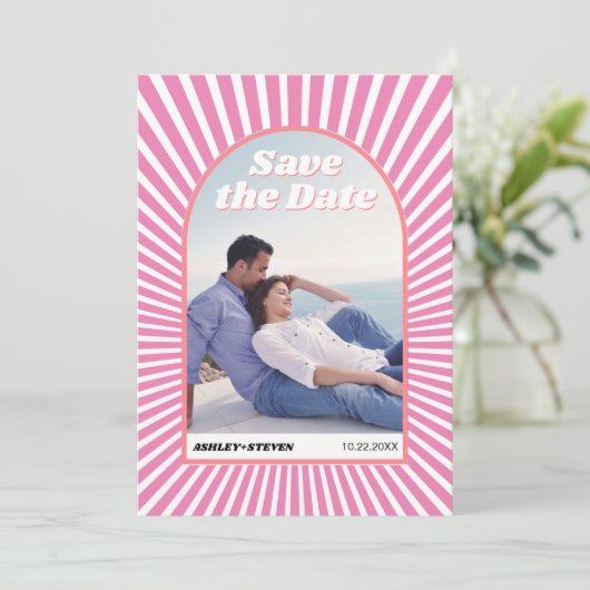 Roze zonnestralen retro groovy 70s geïnspireerd hu save the date (Staand voorkant)