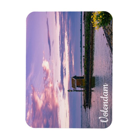 Roze zonsondergang over het meer magneet (Verticaal)