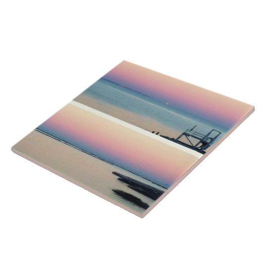 Roze Zonsondergang Over Water En Gebroken Pier Fot Tegeltje (Zijkant)