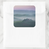 Roze zonsopgang boven een Toscaanse landschaps sti Vierkante Sticker (Tas)