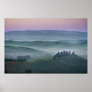 Roze zonsopgang boven het poster van het Toscaanse