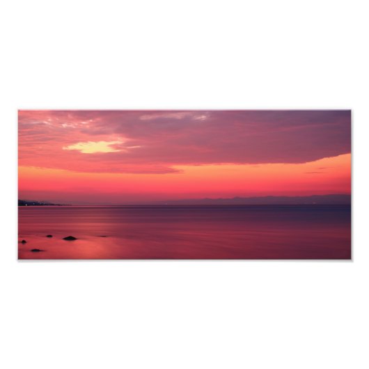 Roze zonsopgang door de zee foto afdruk (Voorkant)