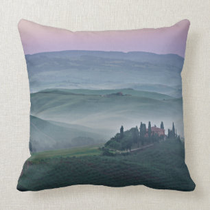 Roze zonsopgang over een Toscane landschapskussens Kussen