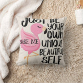 ROZE ZWAAN EN ZWART LETTERTYPE OP SIERKUSSEN (Deken)