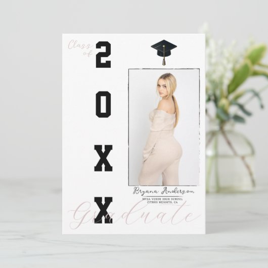 Roze & Zwart Afstuderen foto aankondiging (Staand voorkant)