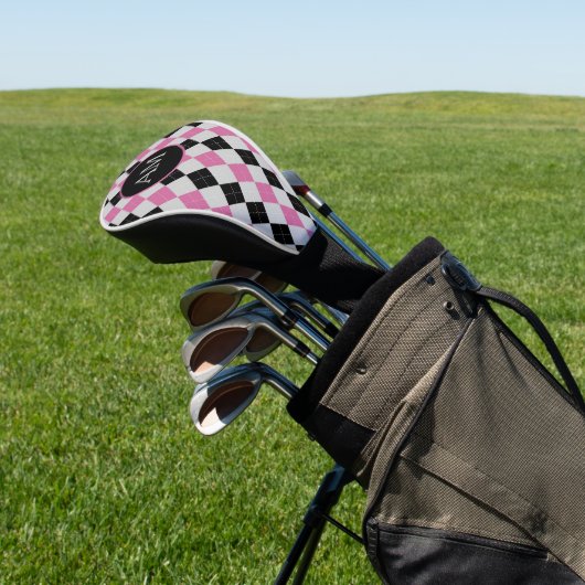 Roze zwart Argyle-logo Golfheadcover (Insitu)
