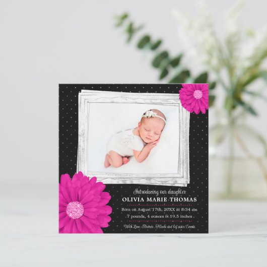 Roze Zwart Daisy Meisje Foto Geboorte Aankondiging (Staand voorkant)