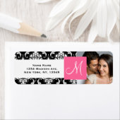 Roze Zwart Damast Monogram Verloving Foto Etiket (Insitu)
